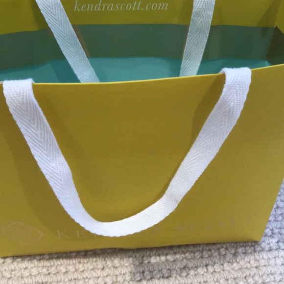 Kendra Scott bundle 2 bags and a pouch - Picture 4 of 5